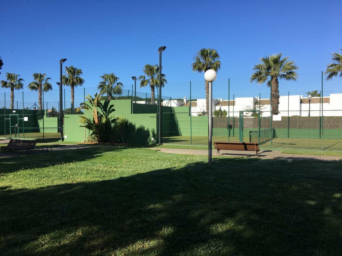הוילה צ'יקלנה דה לה פרונטרה Novo Sancti Petri - Adosado Residencial El Trebol - Chiclana מראה חיצוני תמונה